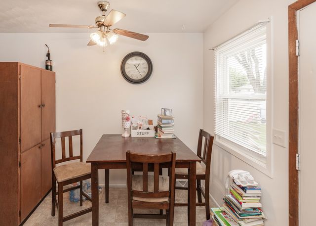 100 W Spring Street, Eldridge, IA 52748