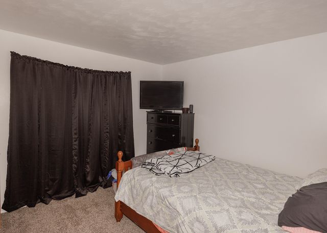 100 W Spring Street, Eldridge, IA 52748
