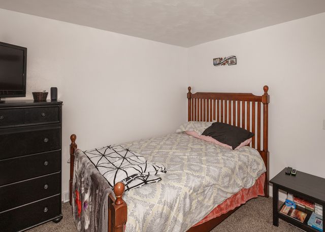100 W Spring Street, Eldridge, IA 52748