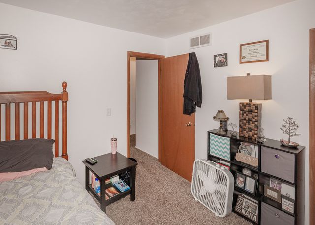 100 W Spring Street, Eldridge, IA 52748