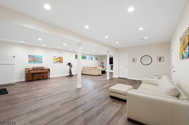67 Wertsville Rd, Hillsborough Twp., NJ 08844