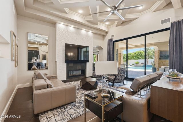 525 W HARMONY Place, Chandler, AZ 85248
