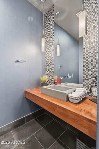 525 W HARMONY Place, Chandler, AZ 85248