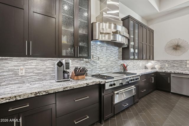 525 W HARMONY Place, Chandler, AZ 85248