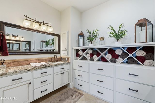 525 W HARMONY Place, Chandler, AZ 85248
