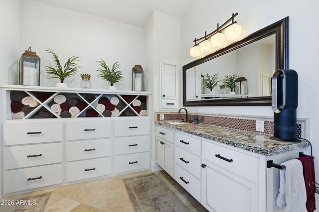 525 W HARMONY Place, Chandler, AZ 85248