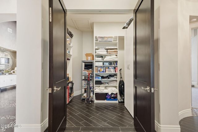 525 W HARMONY Place, Chandler, AZ 85248