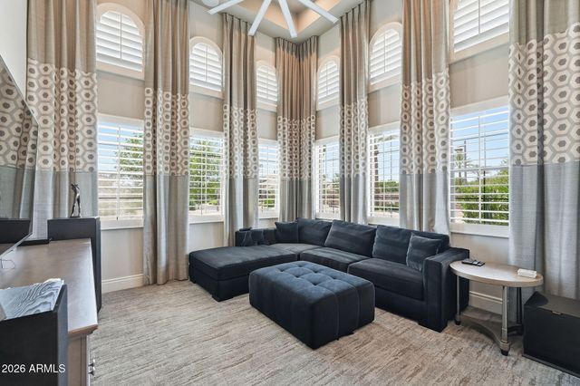525 W HARMONY Place, Chandler, AZ 85248