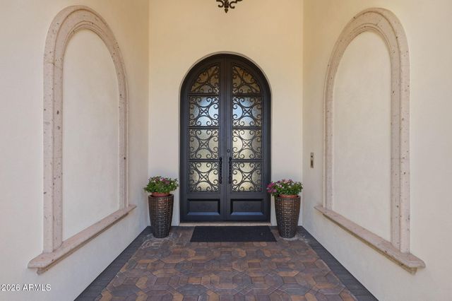 525 W HARMONY Place, Chandler, AZ 85248