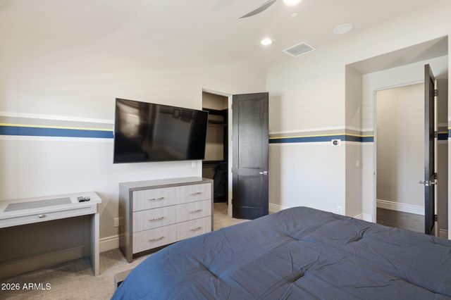 525 W HARMONY Place, Chandler, AZ 85248