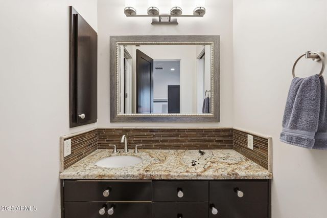 525 W HARMONY Place, Chandler, AZ 85248
