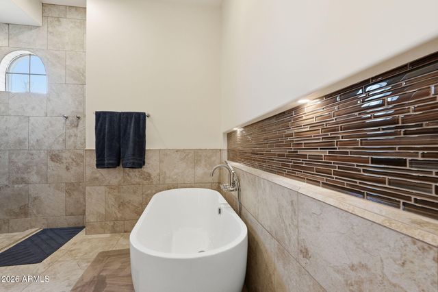 525 W HARMONY Place, Chandler, AZ 85248