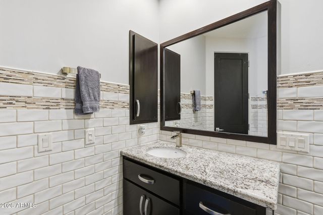 525 W HARMONY Place, Chandler, AZ 85248