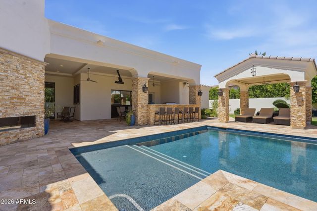 525 W HARMONY Place, Chandler, AZ 85248