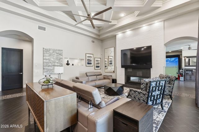 525 W HARMONY Place, Chandler, AZ 85248