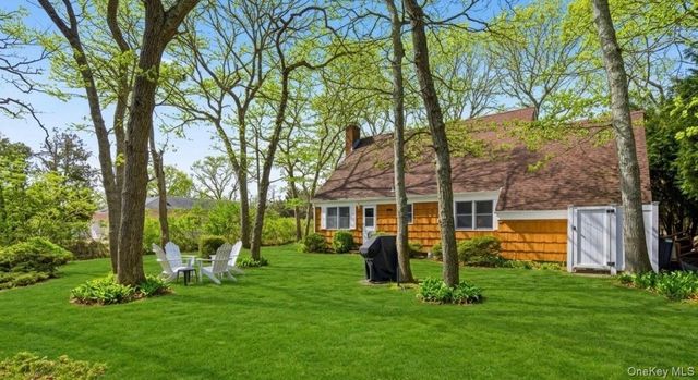 3 Foster Avenue, Hampton Bays, NY 11946