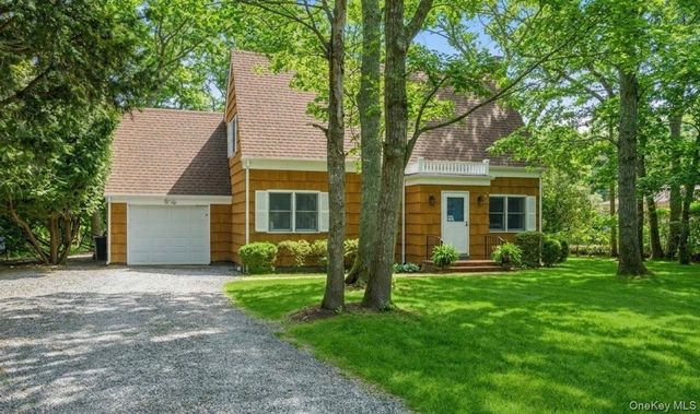 3 Foster Avenue, Hampton Bays, NY 11946