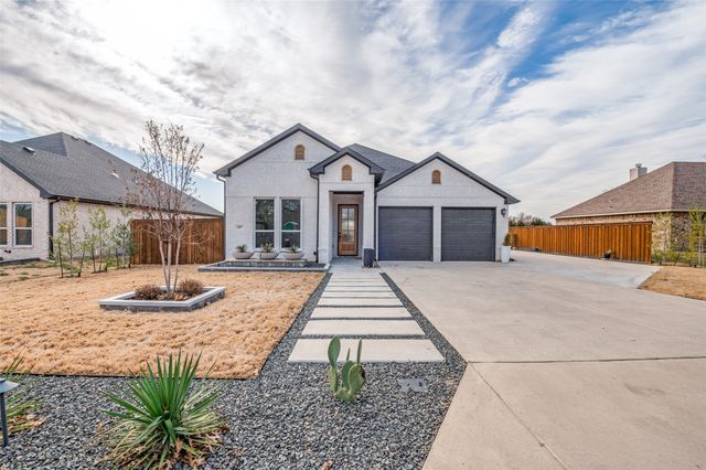 307 Highland Avenue, Red Oak, TX 75154