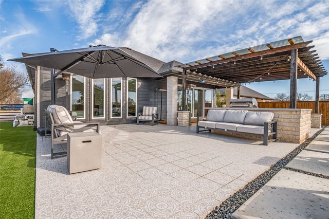 307 Highland Avenue, Red Oak, TX 75154