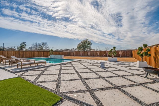 307 Highland Avenue, Red Oak, TX 75154