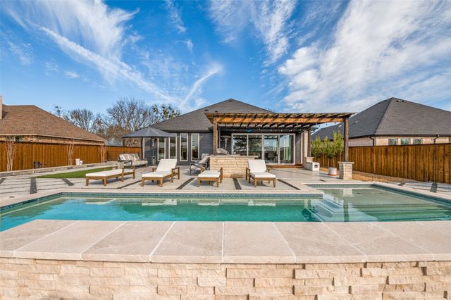 307 Highland Avenue, Red Oak, TX 75154