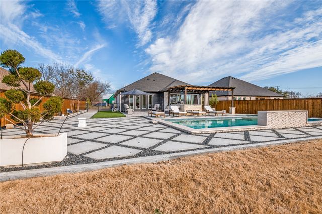 307 Highland Avenue, Red Oak, TX 75154