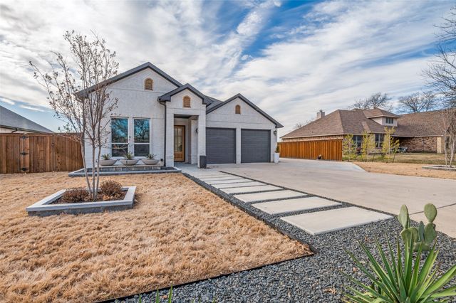 307 Highland Avenue, Red Oak, TX 75154