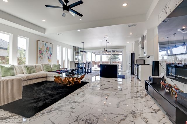 307 Highland Avenue, Red Oak, TX 75154