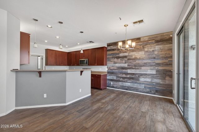 3064 E DUNBAR Drive, Phoenix, AZ 85042