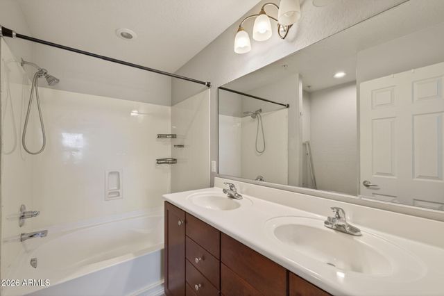 3064 E DUNBAR Drive, Phoenix, AZ 85042