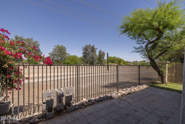 3064 E DUNBAR Drive, Phoenix, AZ 85042