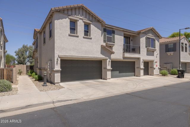 3064 E DUNBAR Drive, Phoenix, AZ 85042