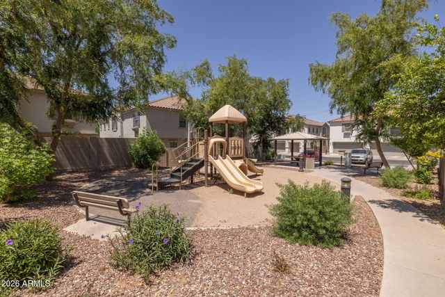 3064 E DUNBAR Drive, Phoenix, AZ 85042