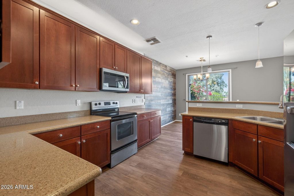 3064 E DUNBAR Drive, Phoenix, AZ 85042 — photo 3