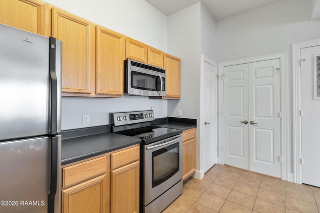 201 Settlers Trace Boulevard Apt 2405, Lafayette, LA 70508