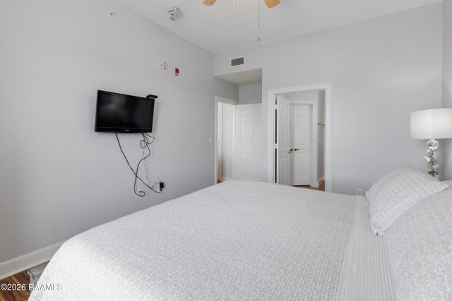 201 Settlers Trace Boulevard Apt 2405, Lafayette, LA 70508