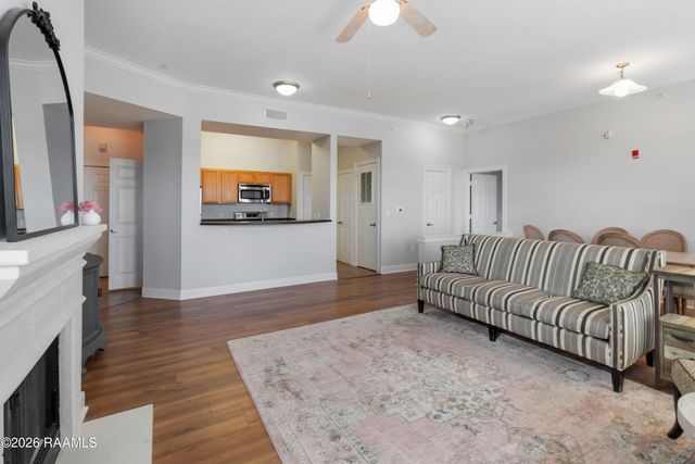 201 Settlers Trace Boulevard Apt 2405, Lafayette, LA 70508