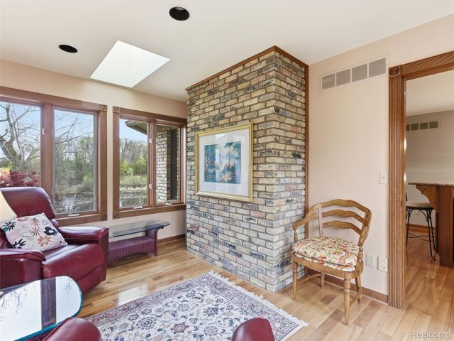 23 Chateaux Du Lac, Fenton Charter Township, MI 48430
