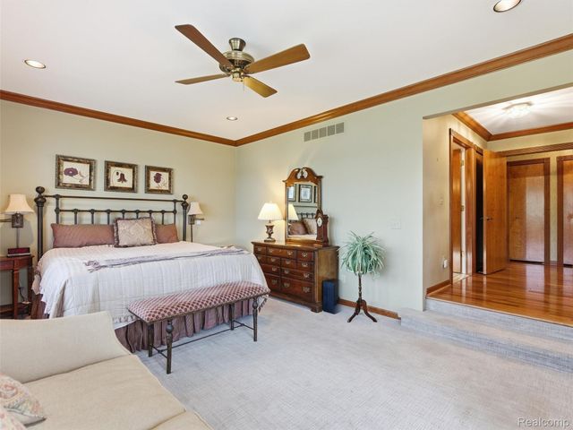 23 Chateaux Du Lac, Fenton Charter Township, MI 48430