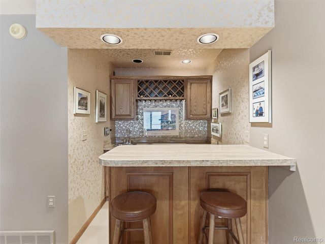 23 Chateaux Du Lac, Fenton Charter Township, MI 48430
