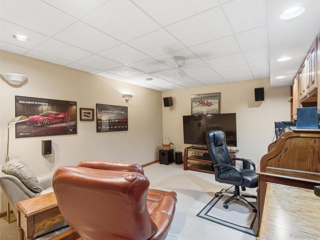 23 Chateaux Du Lac, Fenton Charter Township, MI 48430