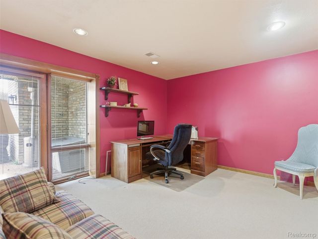 23 Chateaux Du Lac, Fenton Charter Township, MI 48430