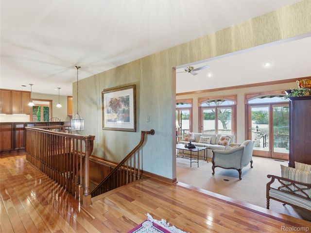 23 Chateaux Du Lac, Fenton Charter Township, MI 48430