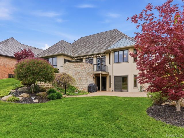 23 Chateaux Du Lac, Fenton Charter Township, MI 48430