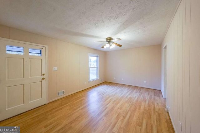 900 Victoria Lane, Oxford, GA 30054