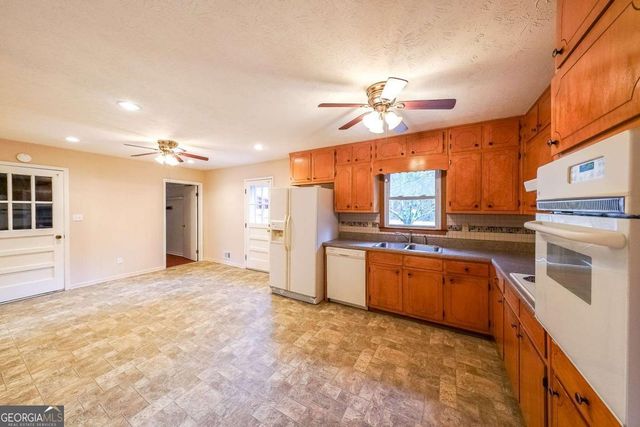 900 Victoria Lane, Oxford, GA 30054