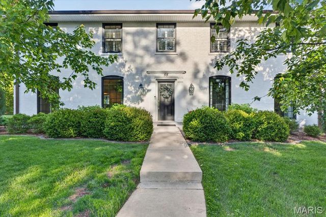 55 Berkshire Drive, Richmond Heights, MO 63117