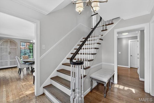 55 Berkshire Drive, Richmond Heights, MO 63117