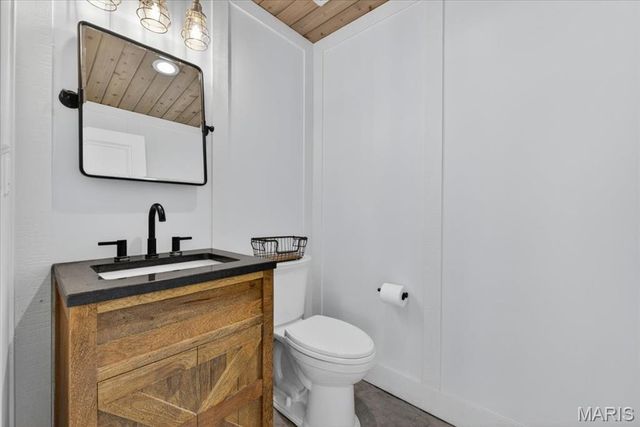 55 Berkshire Drive, Richmond Heights, MO 63117