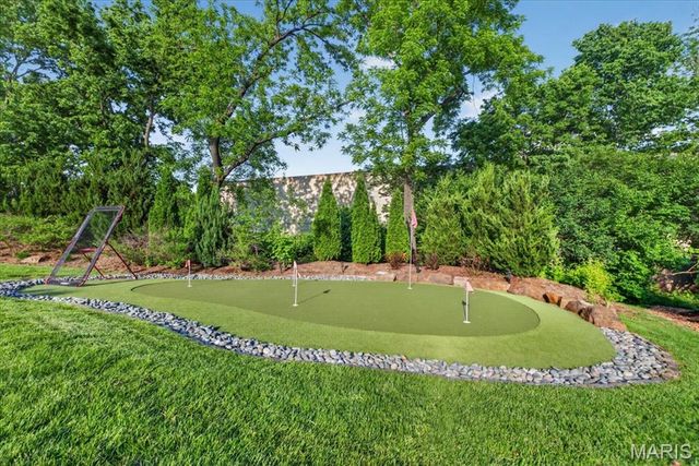 55 Berkshire Drive, Richmond Heights, MO 63117